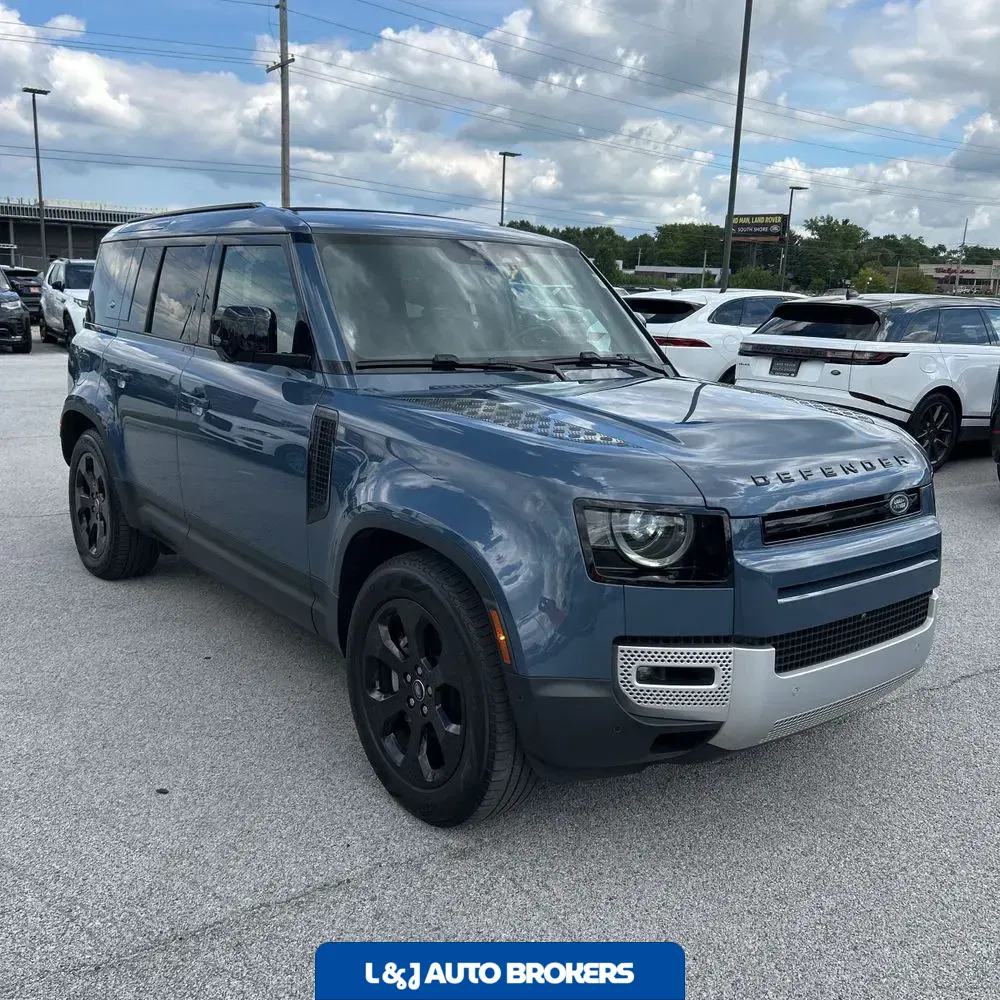 2023 Land Rover Defender 110 SE