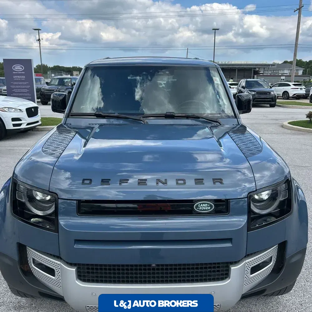 2023 Land Rover Defender 110 SE