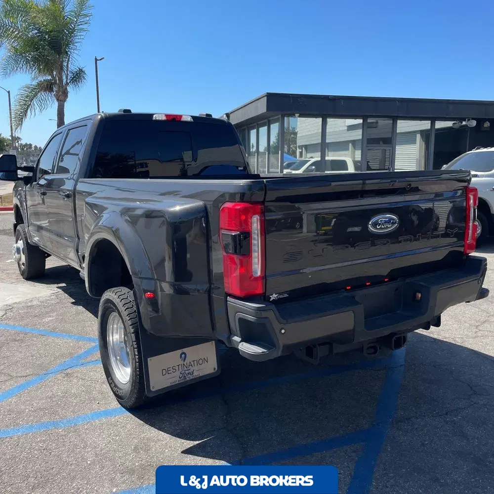2024 Ford F-350 Super Duty Lariat