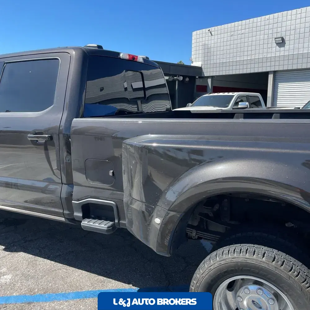 2024 Ford F-350 Super Duty Lariat
