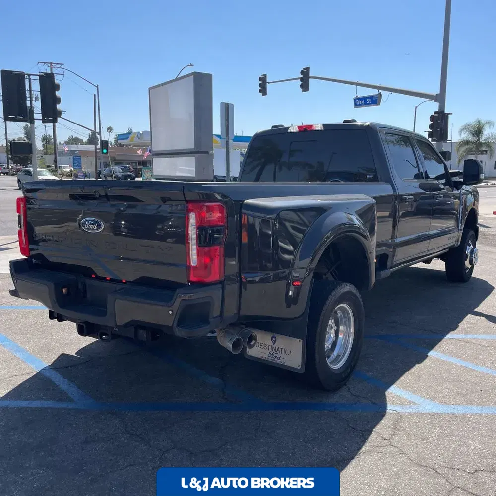 2024 Ford F-350 Super Duty Lariat