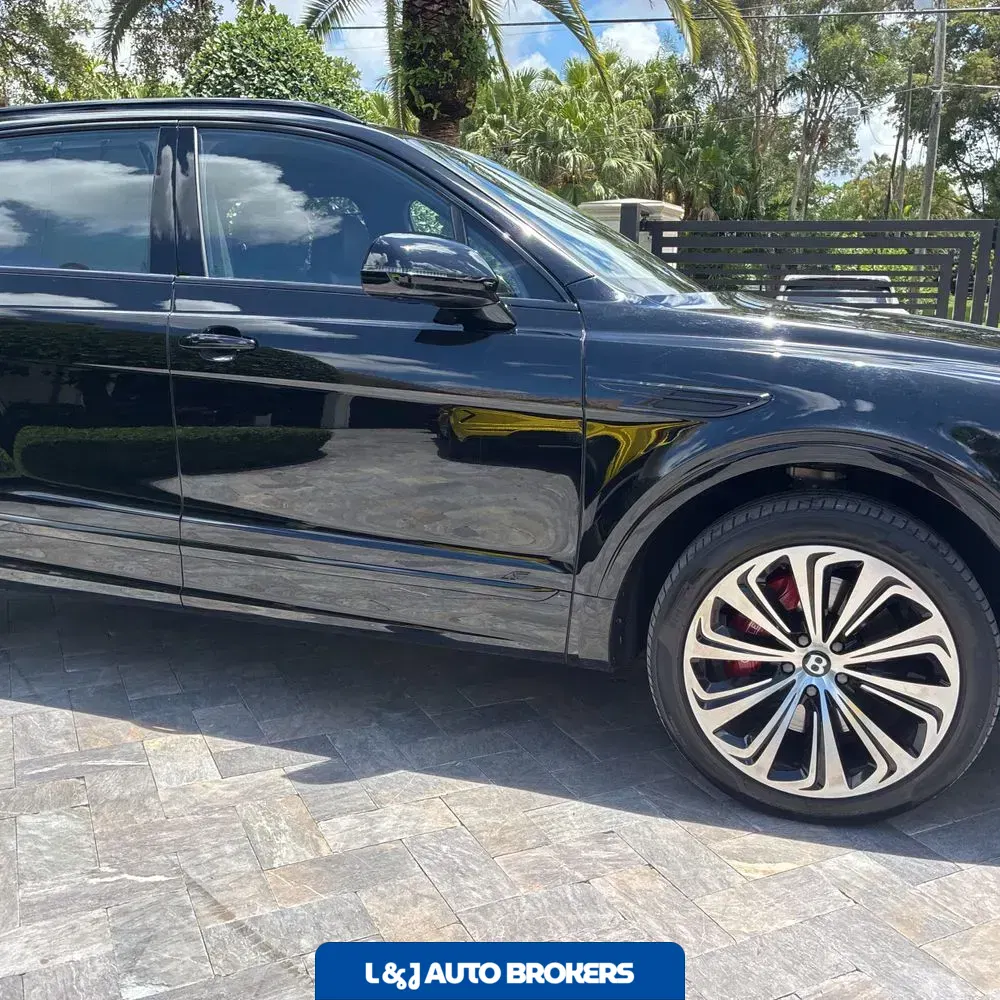 2023 Bentley Bentayga Base