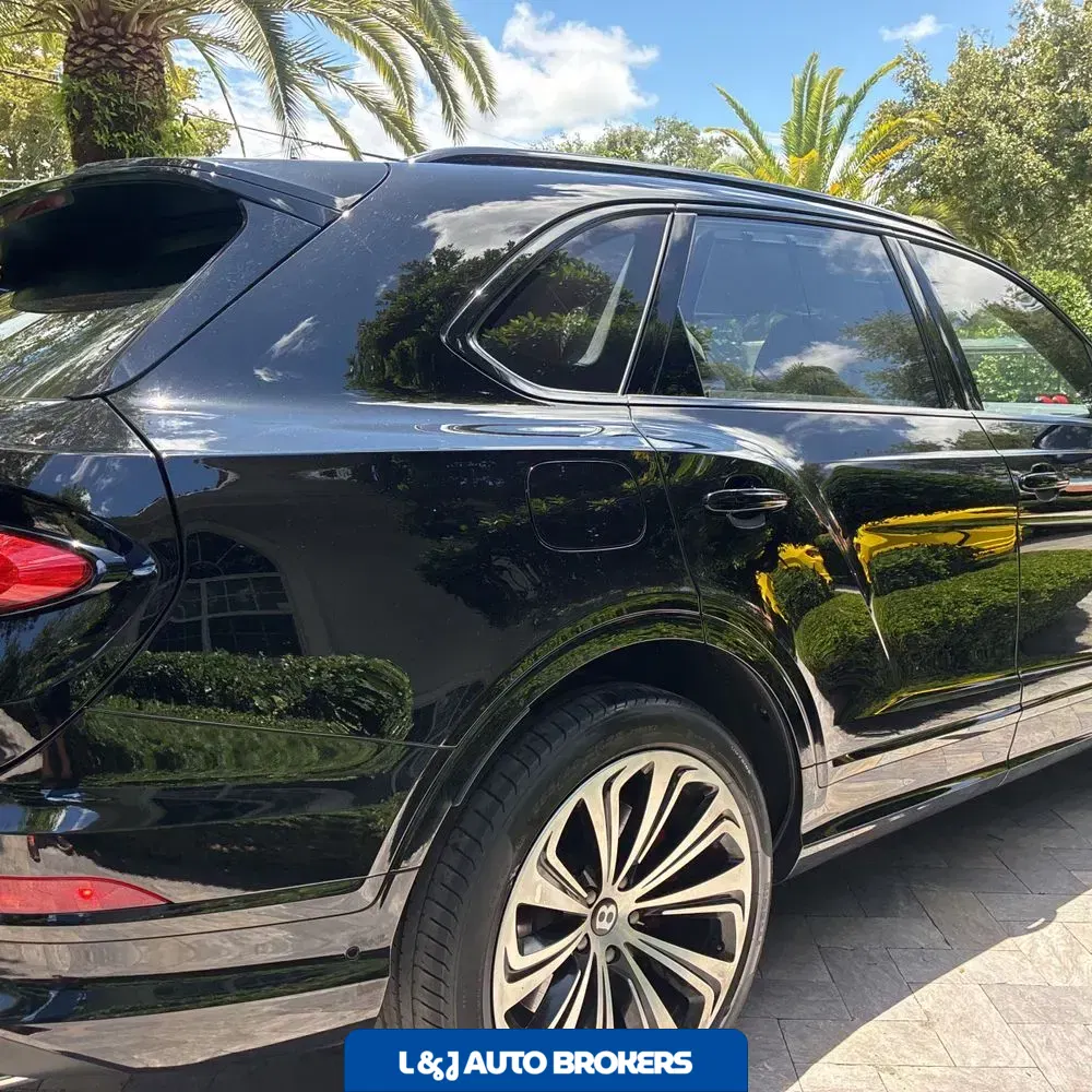 2023 Bentley Bentayga Base
