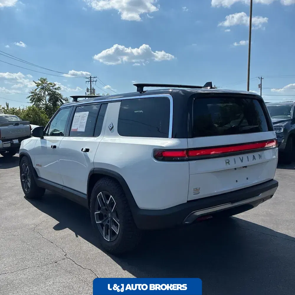 2023 Rivian R1S Adventure Quad-Motor