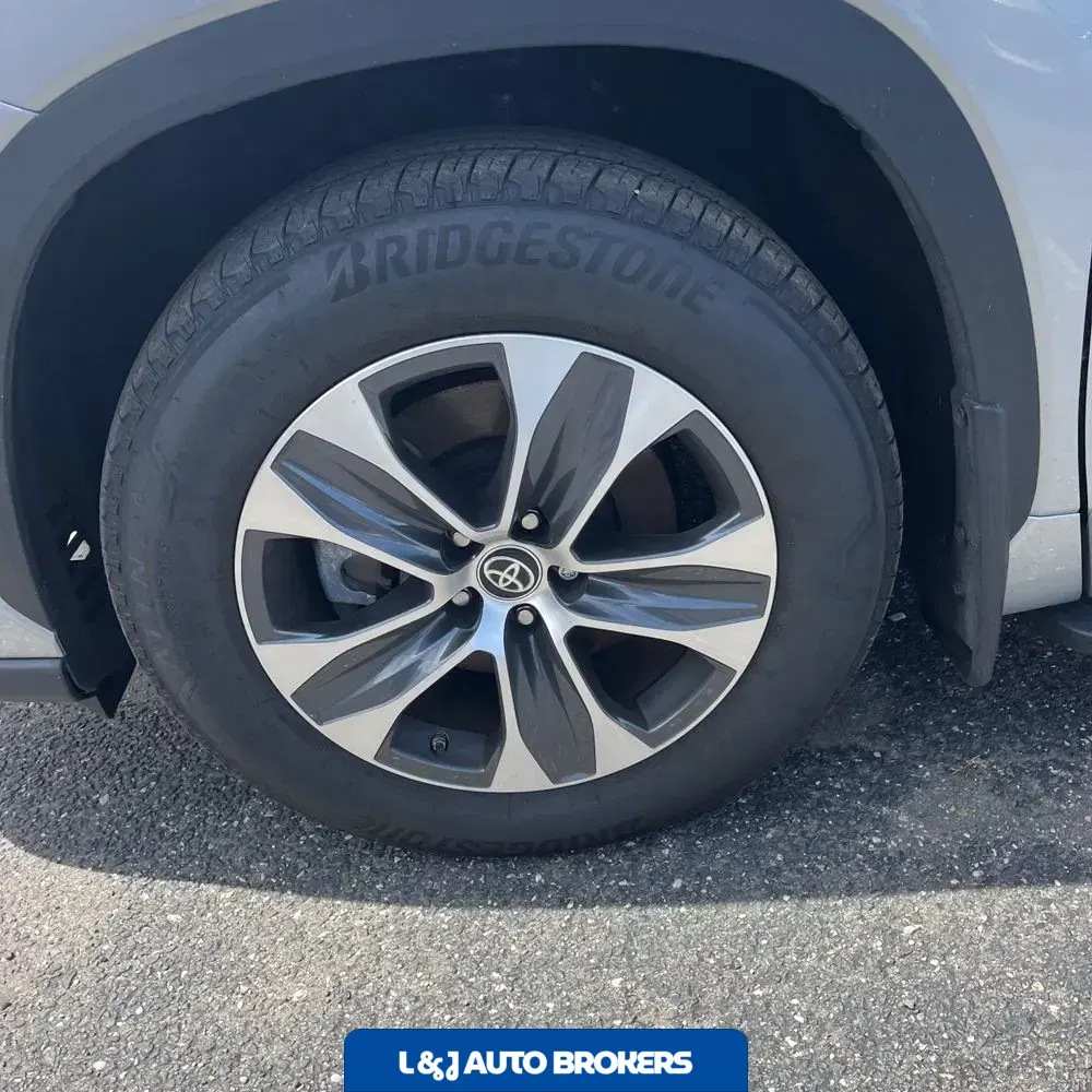 2024 Toyota Highlander Hybrid XLE