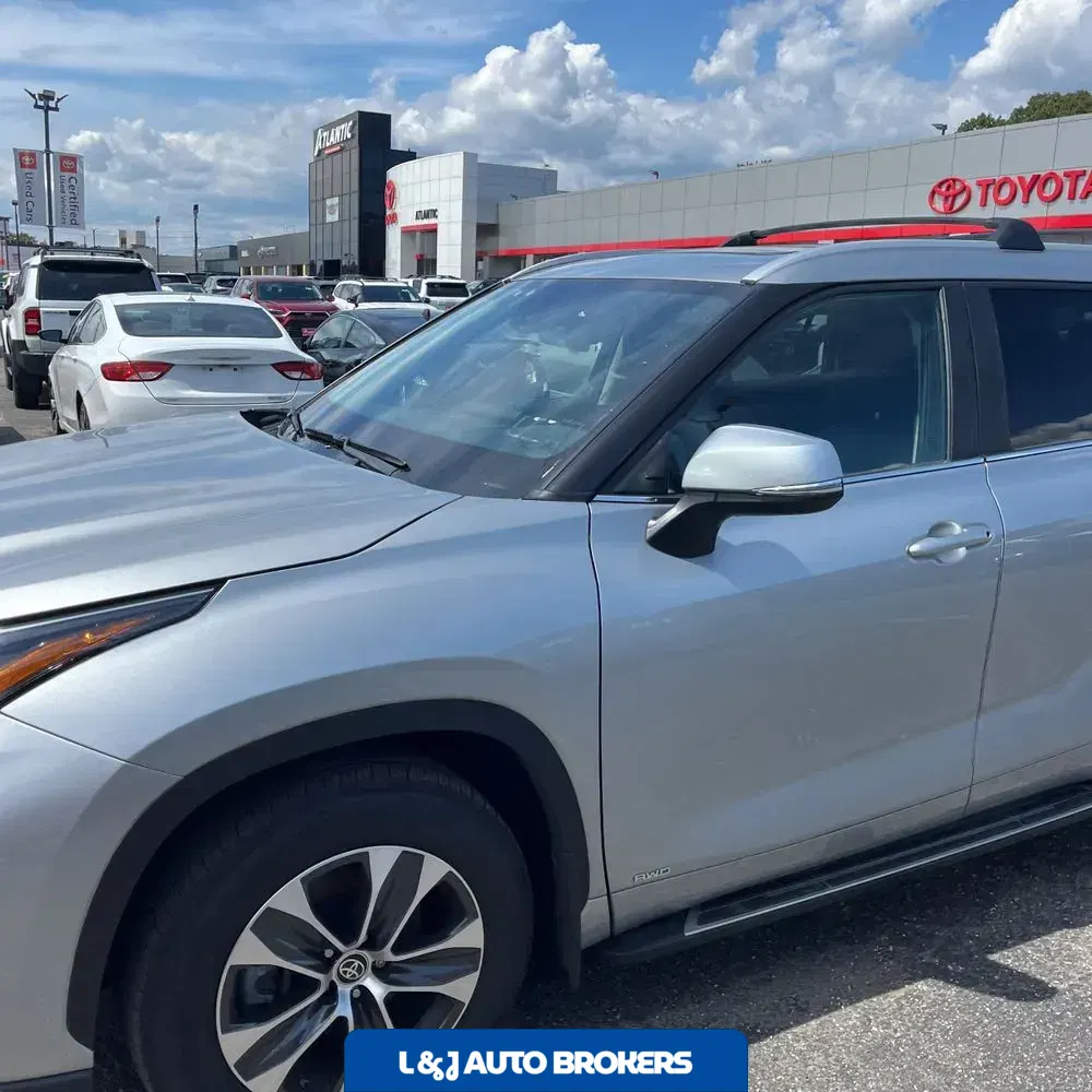 2024 Toyota Highlander Hybrid XLE