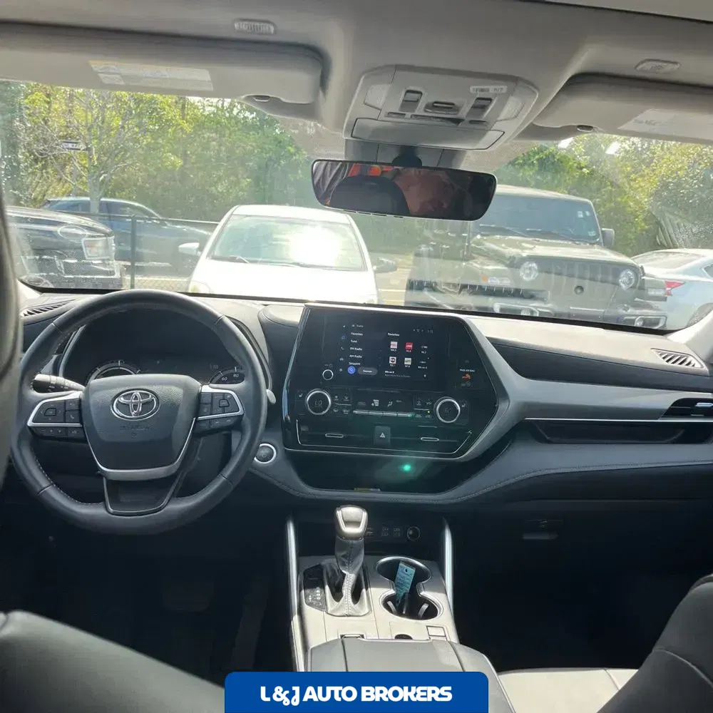 2024 Toyota Highlander Hybrid XLE