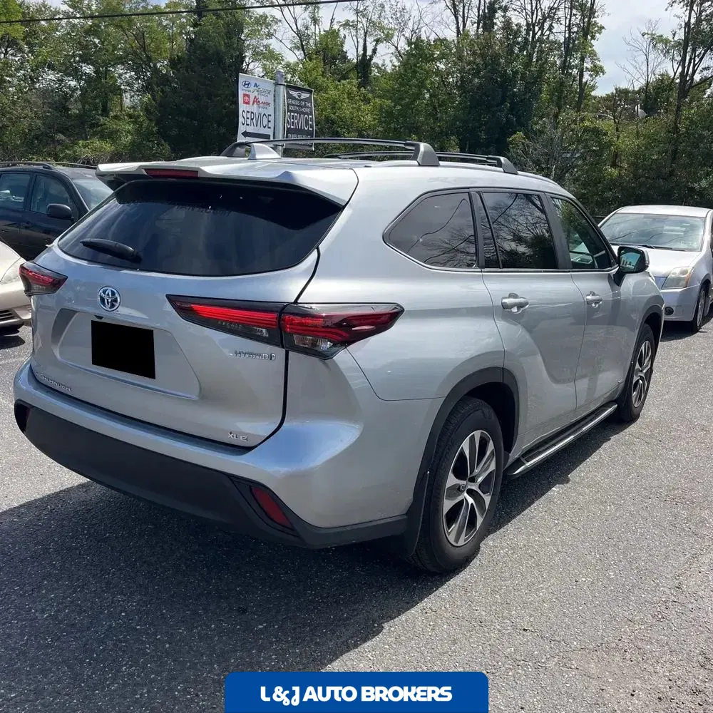 2024 Toyota Highlander Hybrid XLE