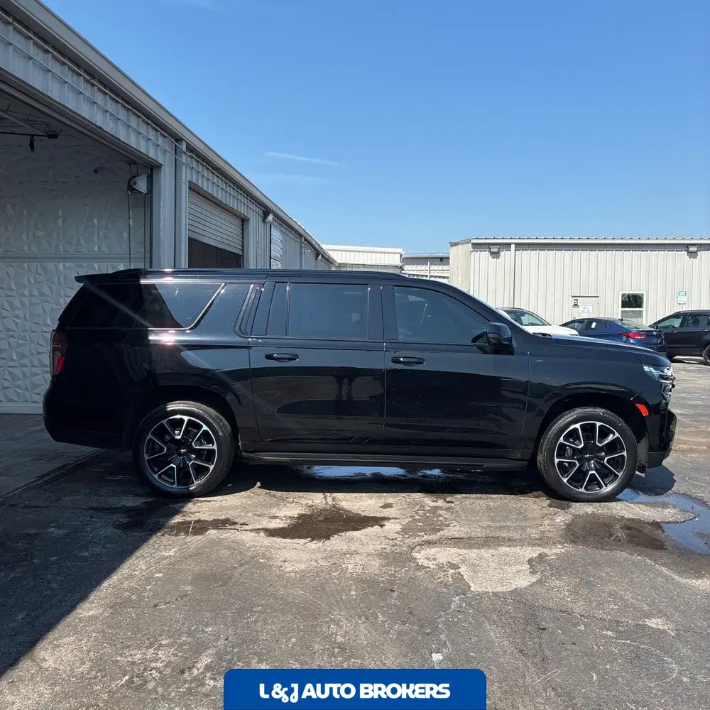 2024 Chevrolet Suburban RST