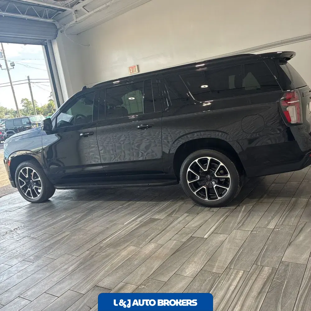 2024 Chevrolet Suburban RST