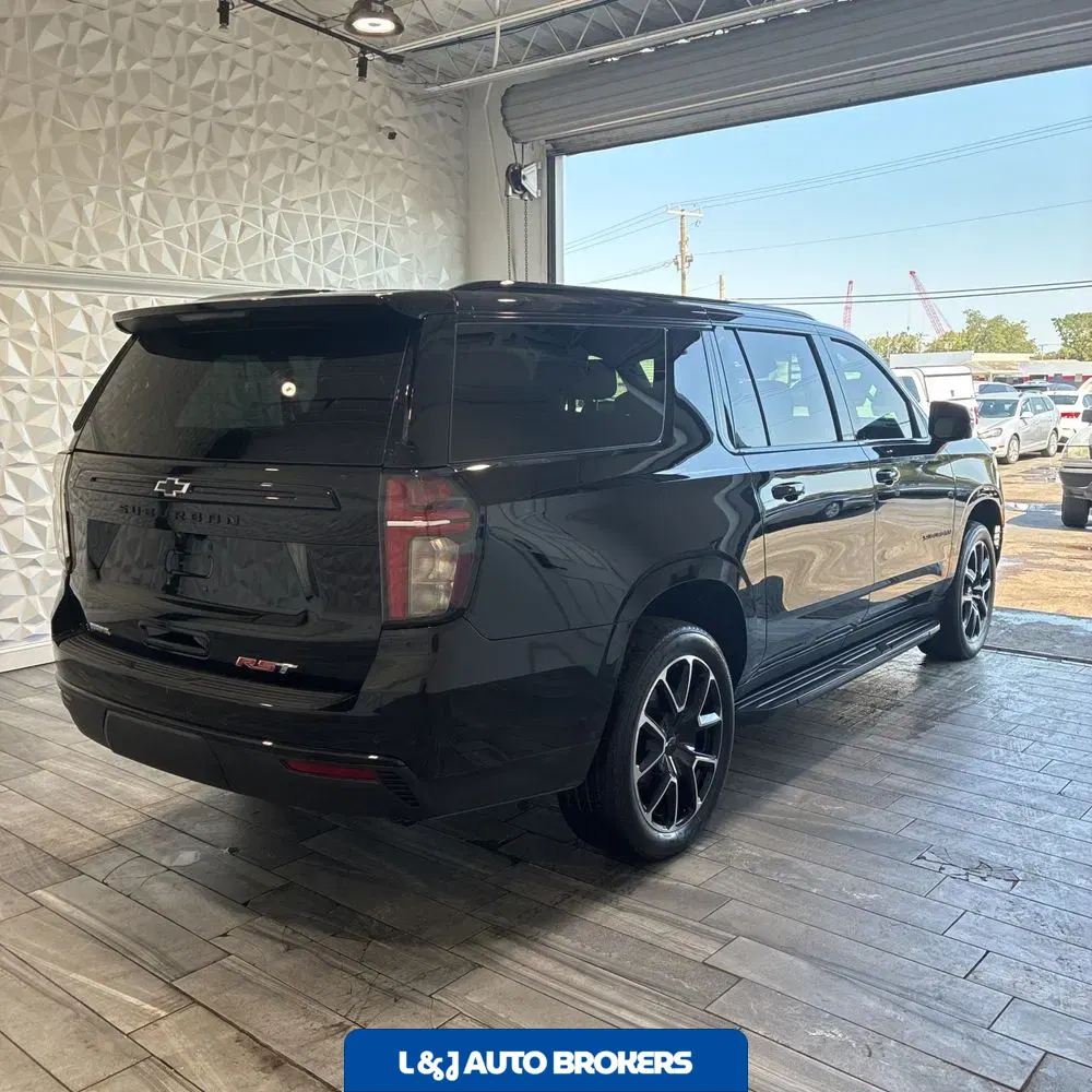 2024 Chevrolet Suburban RST