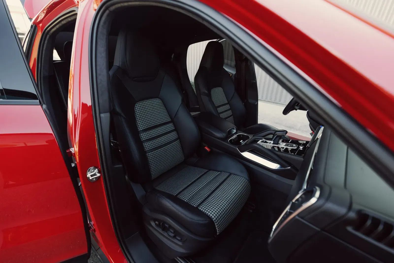 2022 Porsche Cayenne Turbo Coupe