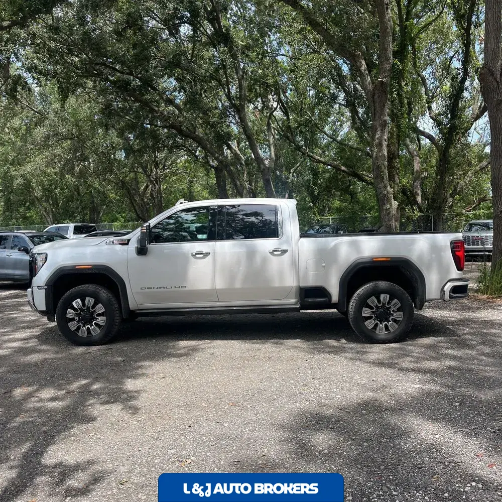 2025 GMC Sierra 2500HD Denali