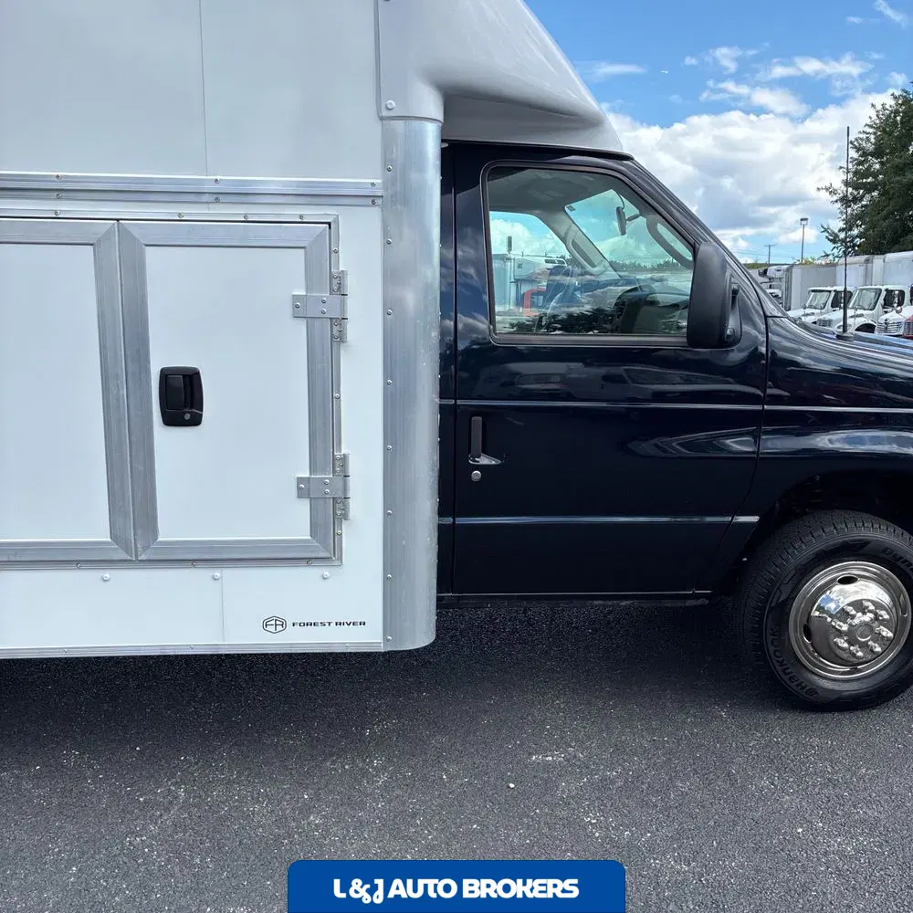 2025 Ford Commercial Vans E450