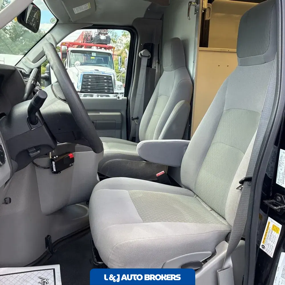 2025 Ford Commercial Vans E450
