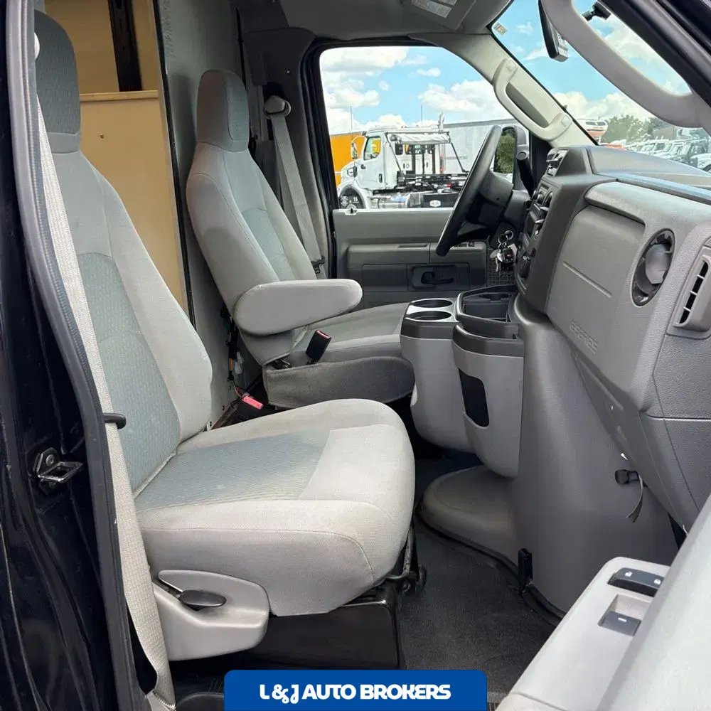 2025 Ford Commercial Vans E450