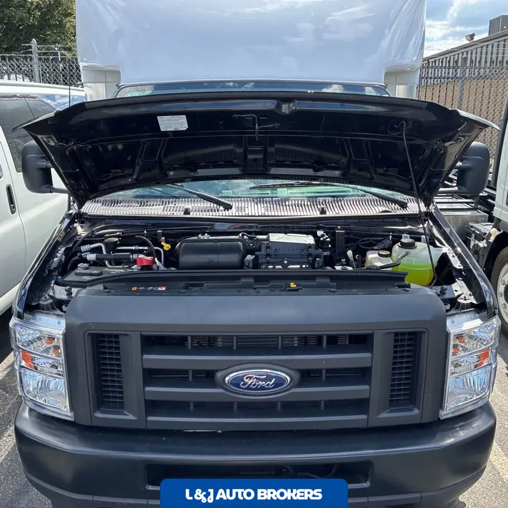 2025 Ford Commercial Vans E450