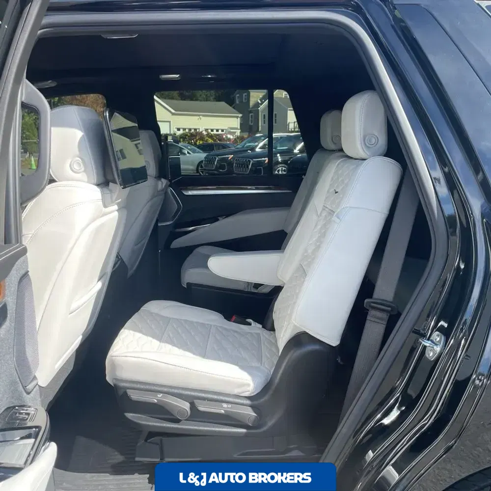 2025 Cadillac Escalade Sport Platinum