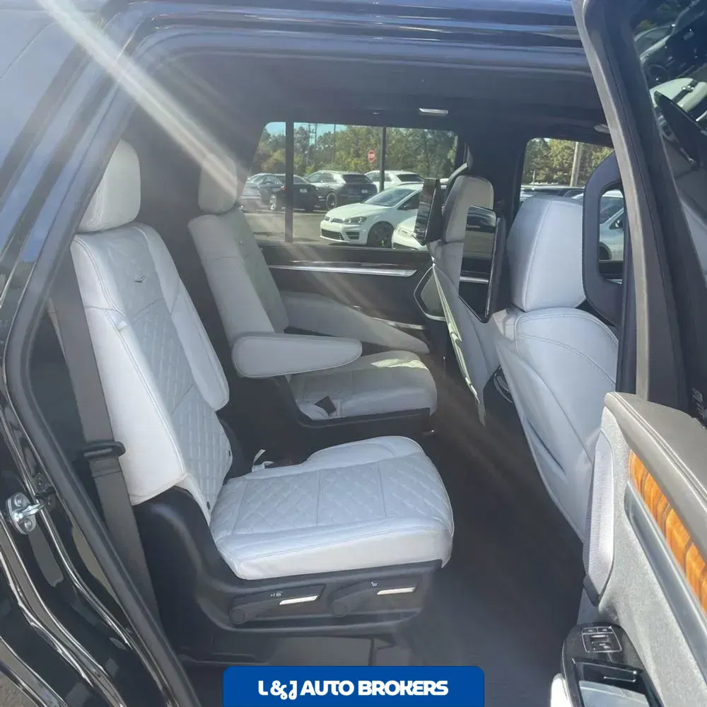 2025 Cadillac Escalade Sport Platinum
