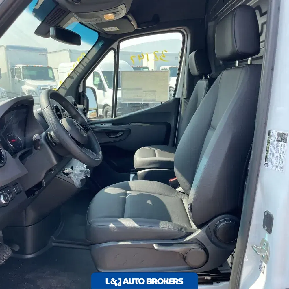 2025 Mercedes-Benz Sprinter 2500