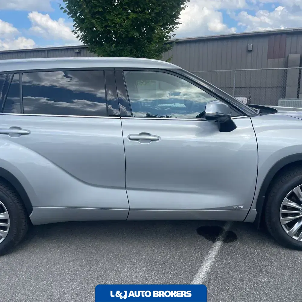 2024 Toyota Highlander Hybrid Platinum