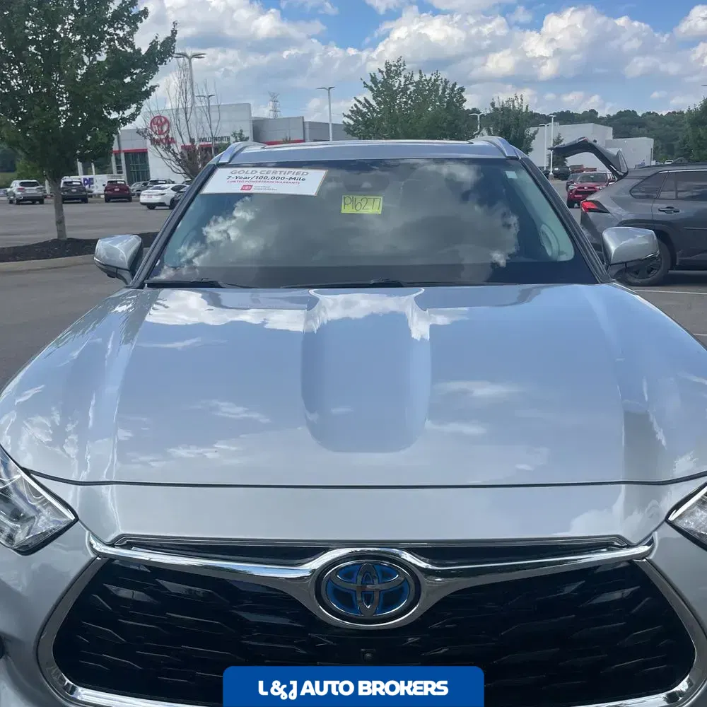 2024 Toyota Highlander Hybrid Platinum