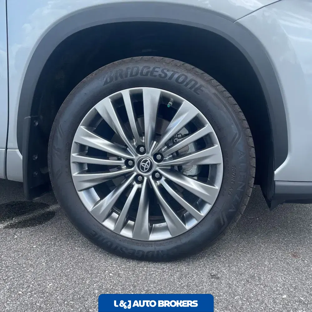 2024 Toyota Highlander Hybrid Platinum