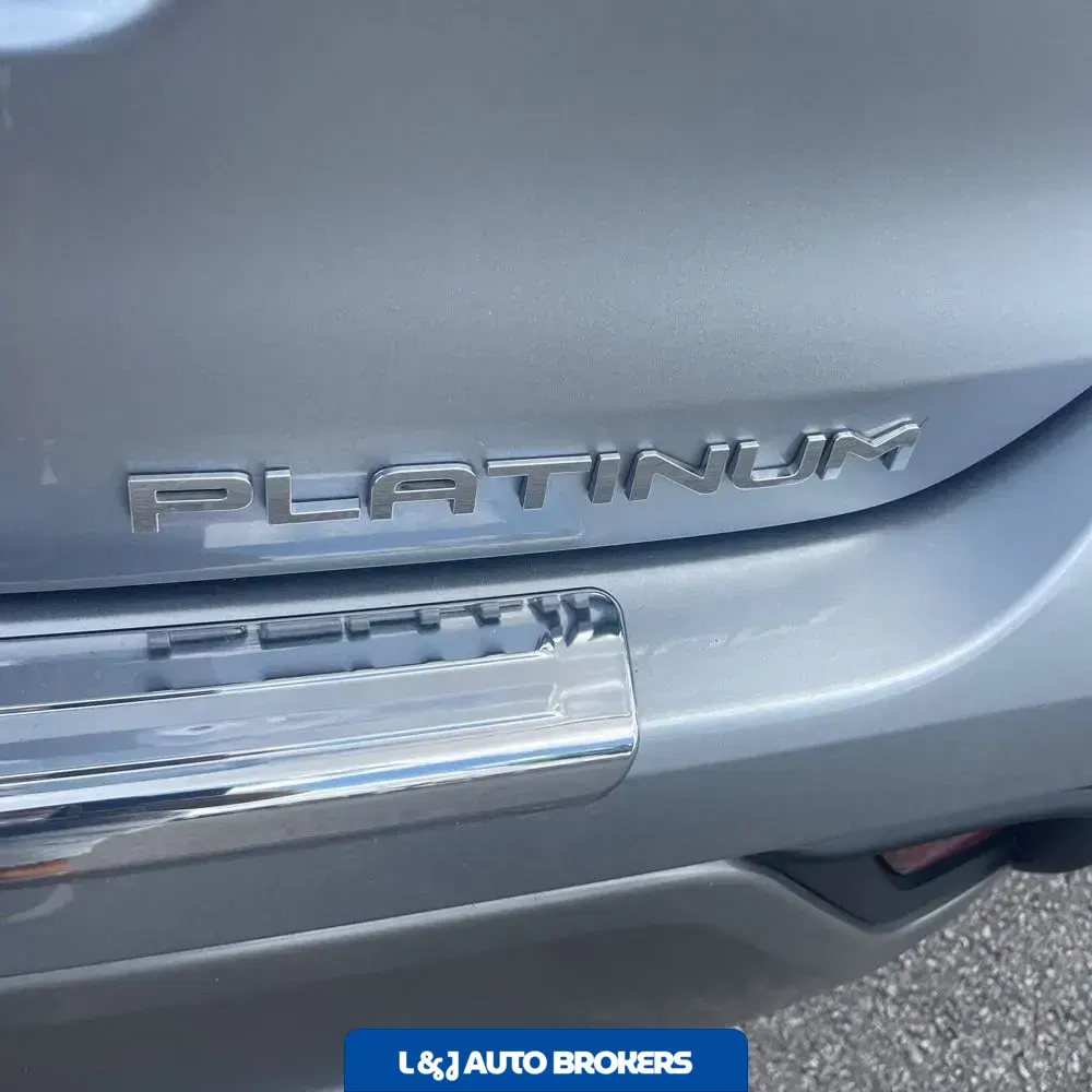 2024 Toyota Highlander Hybrid Platinum