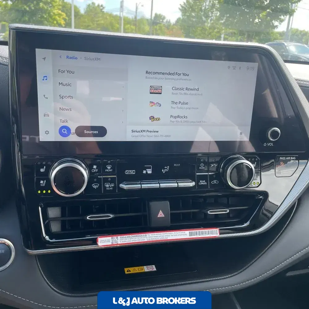 2024 Toyota Highlander Hybrid Platinum
