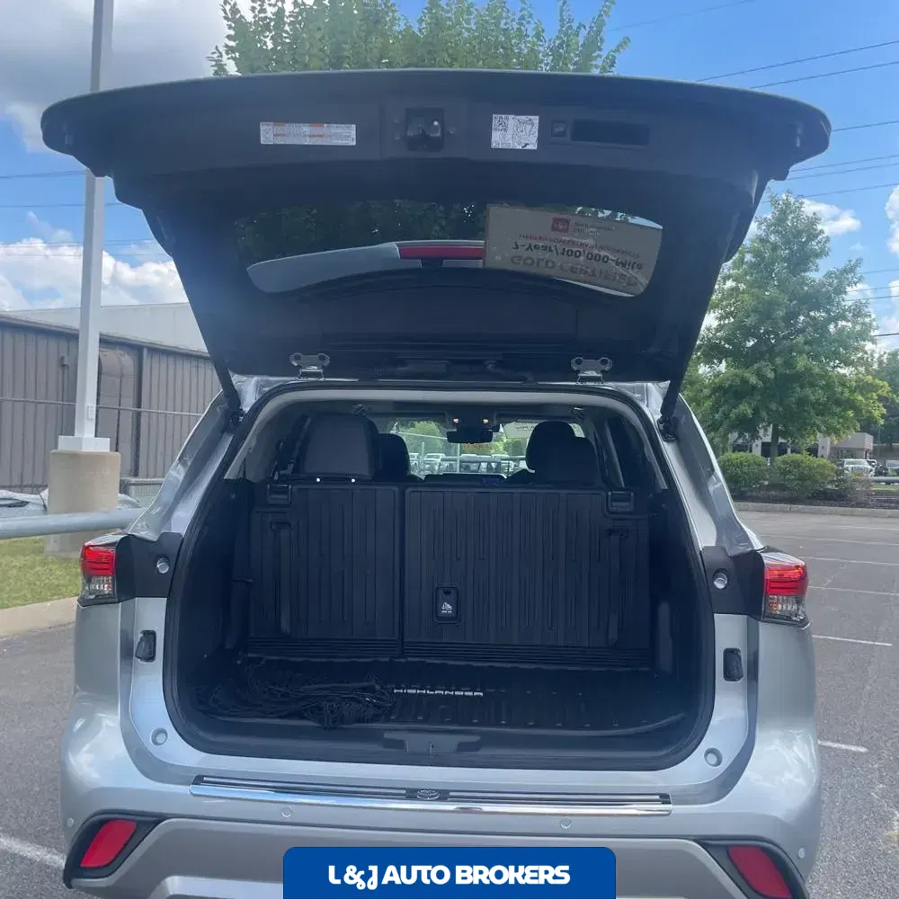 2024 Toyota Highlander Hybrid Platinum