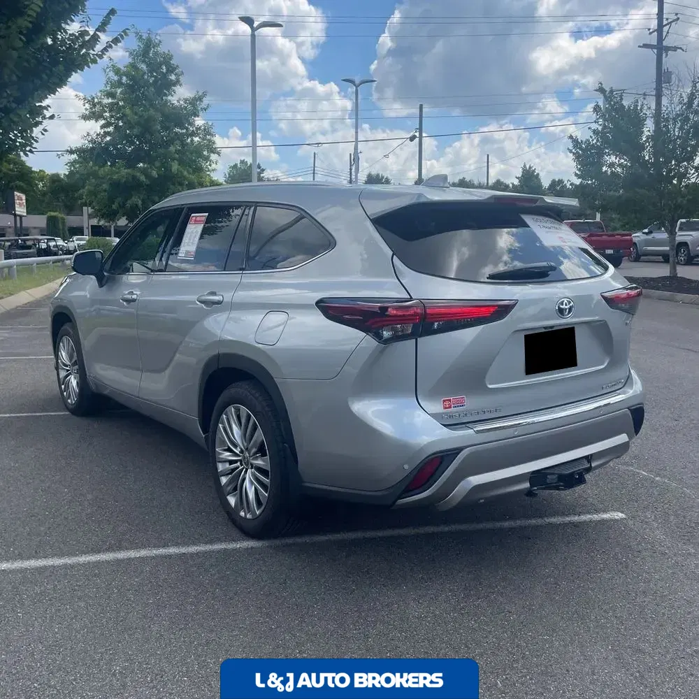 2024 Toyota Highlander Hybrid Platinum