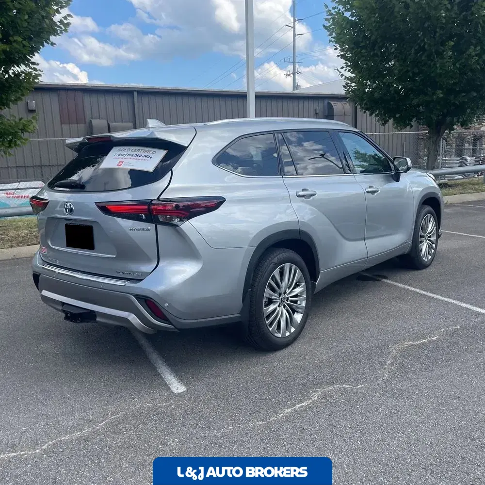2024 Toyota Highlander Hybrid Platinum
