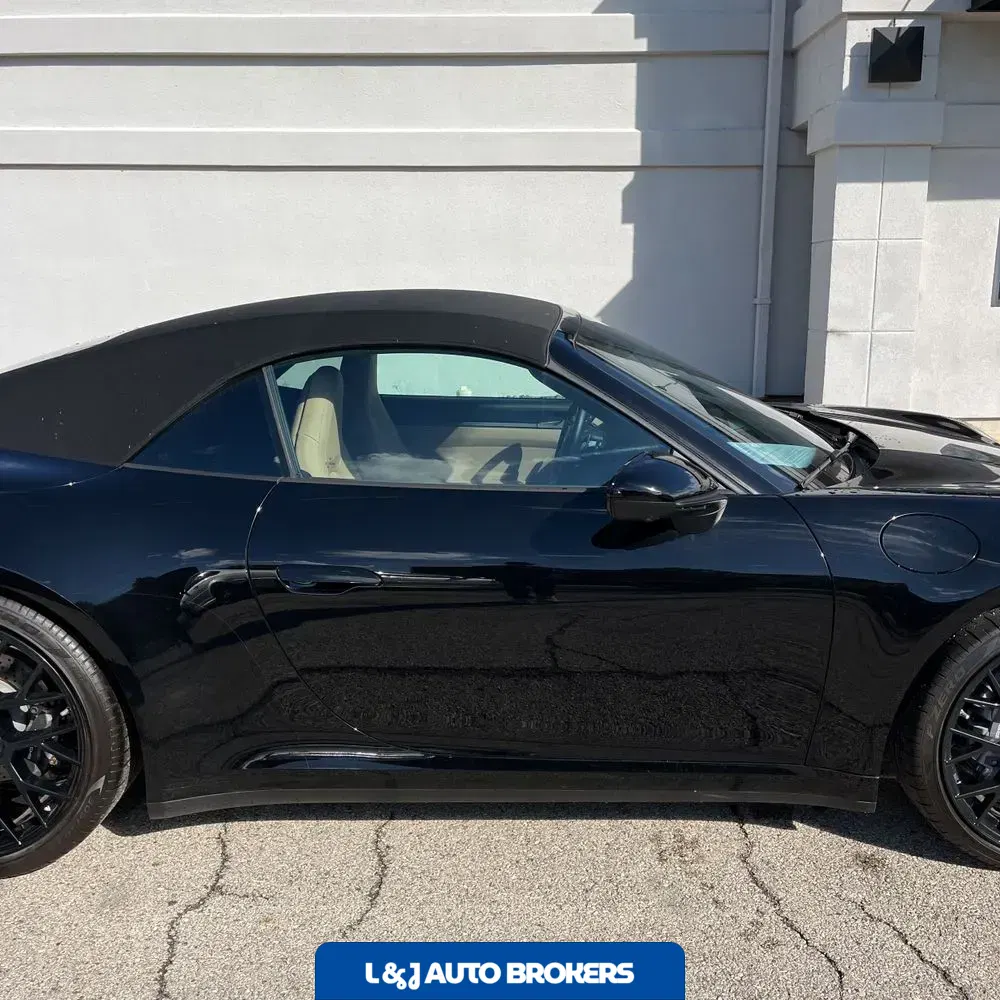 2022 Porsche 911 Carrera