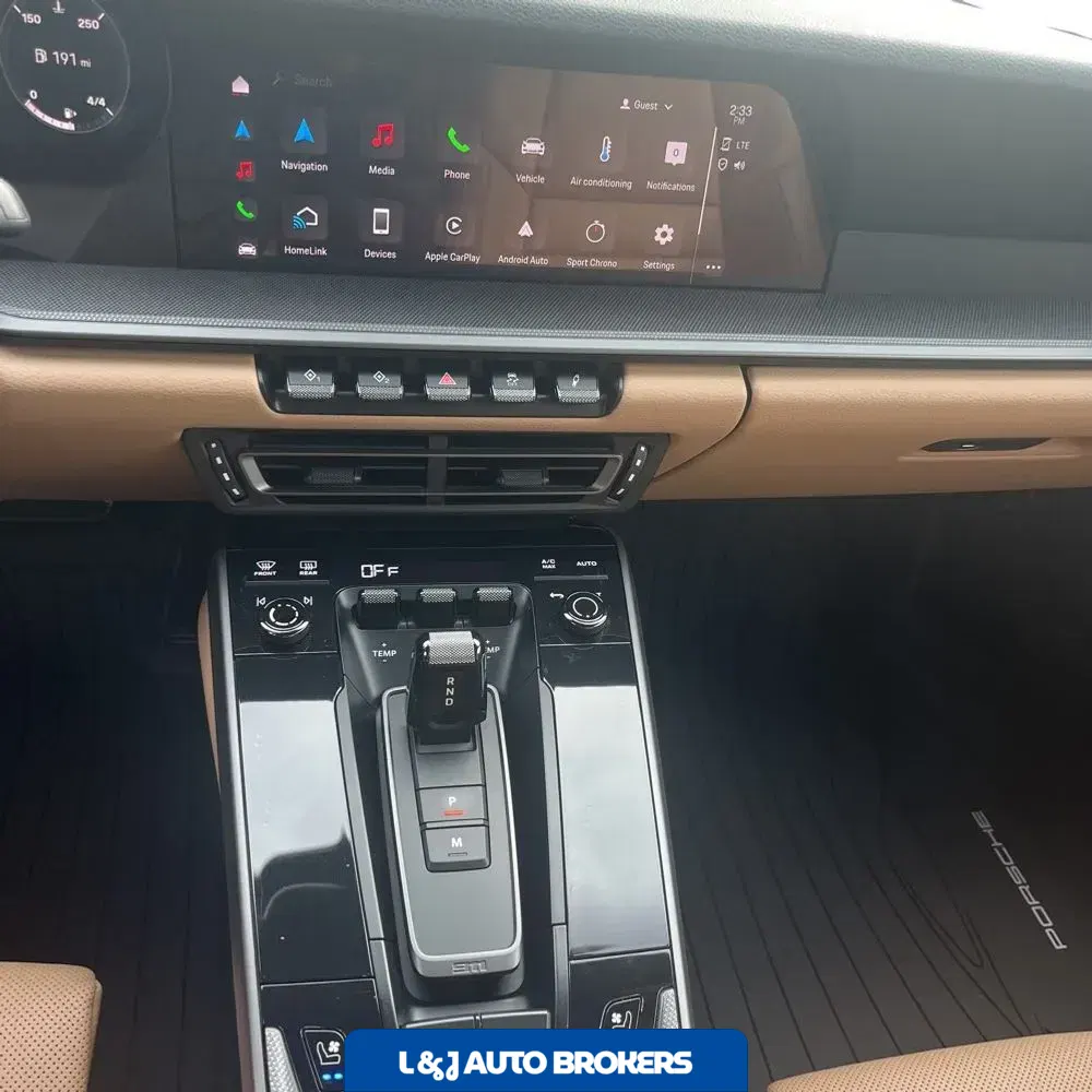 2022 Porsche 911 Carrera
