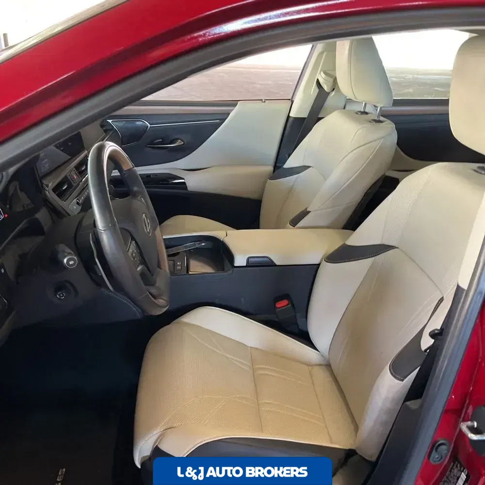 2024 Lexus ES 300h Luxury