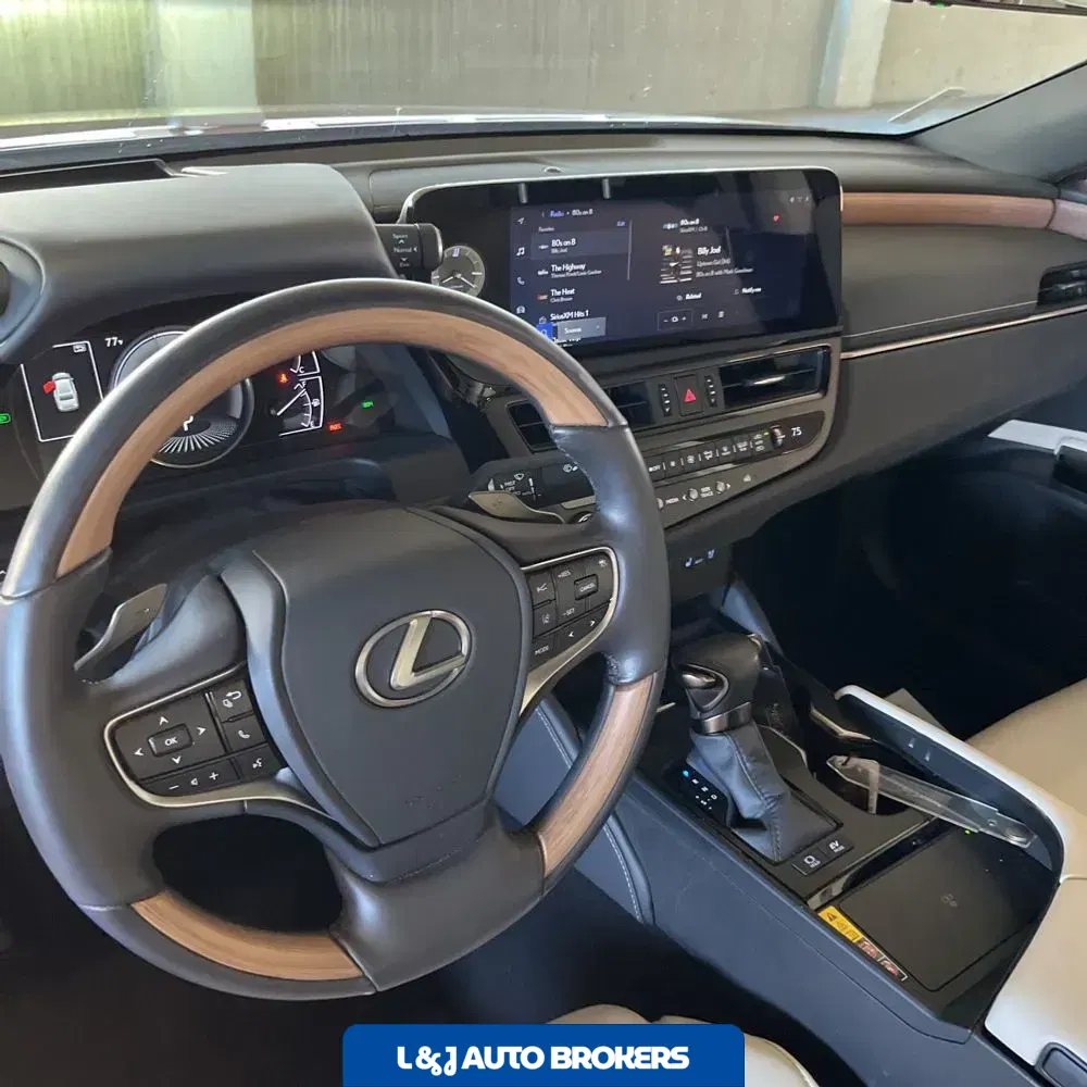 2024 Lexus ES 300h Luxury