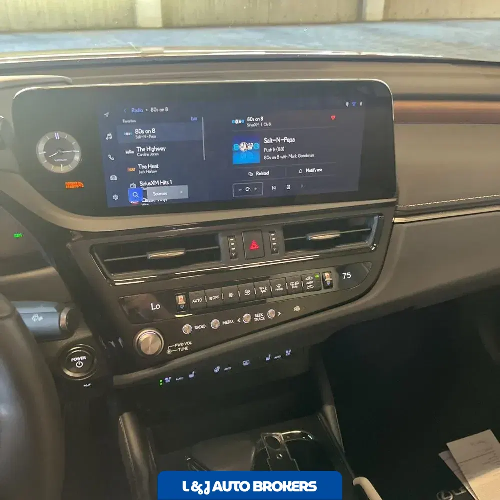 2024 Lexus ES 300h Luxury