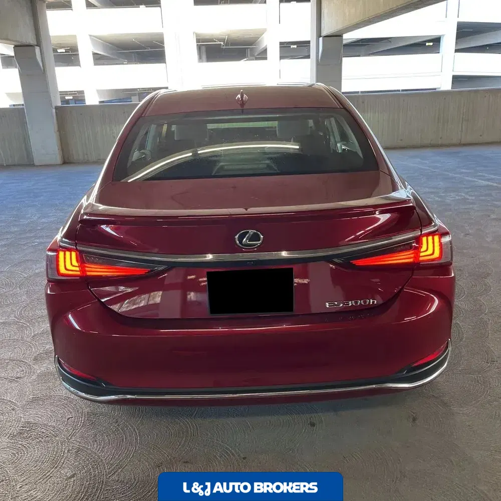 2024 Lexus ES 300h Luxury