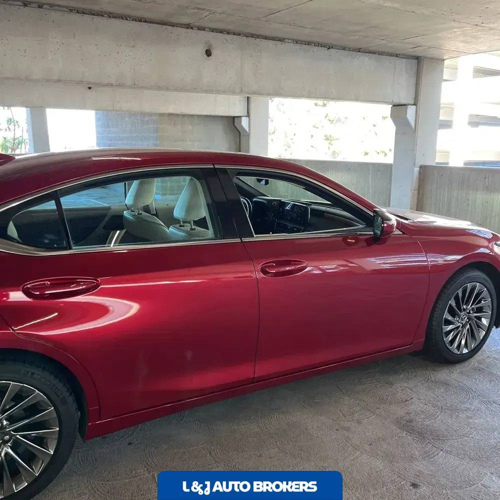 2024 Lexus ES 300h Luxury