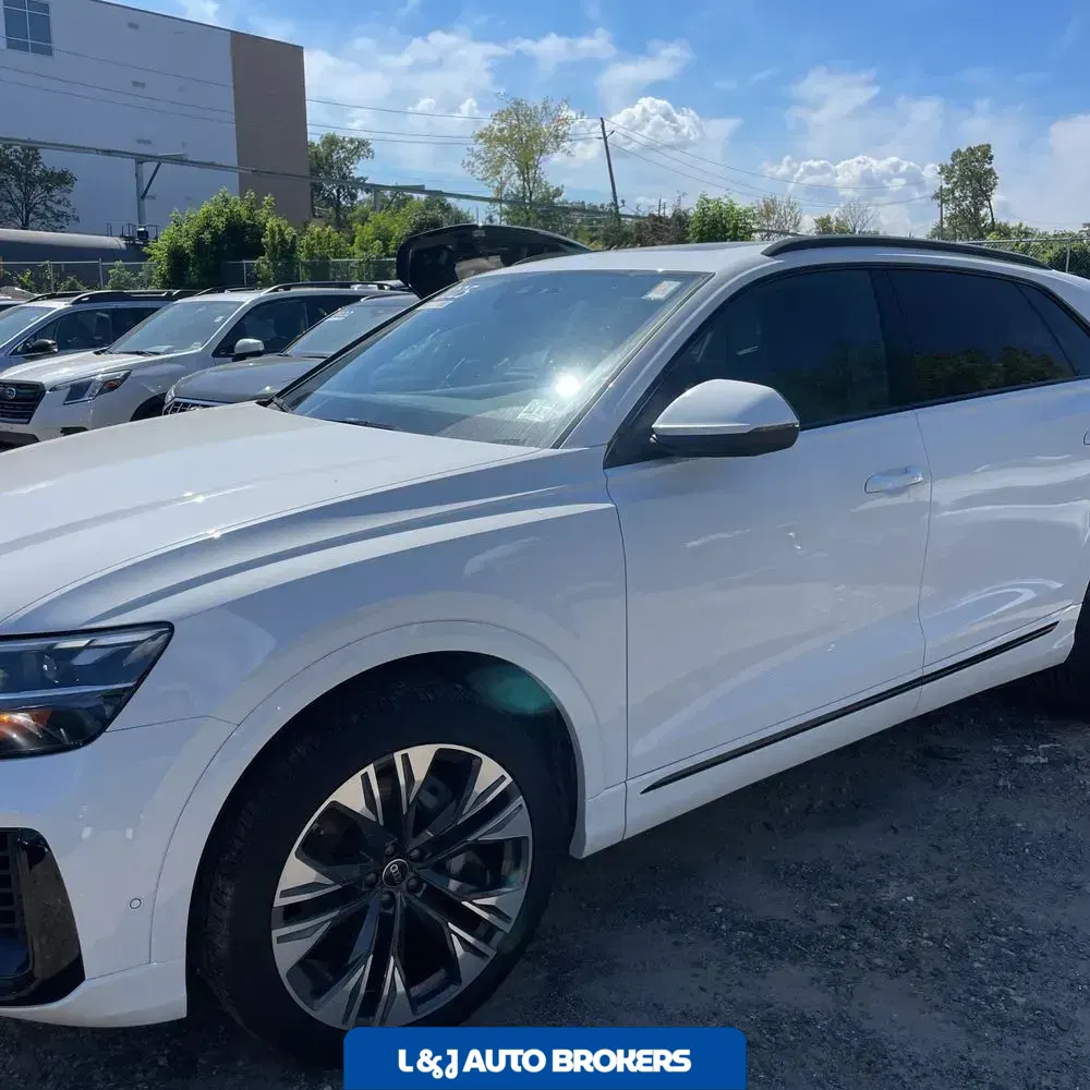 2025 Audi Q8 Premium 55
