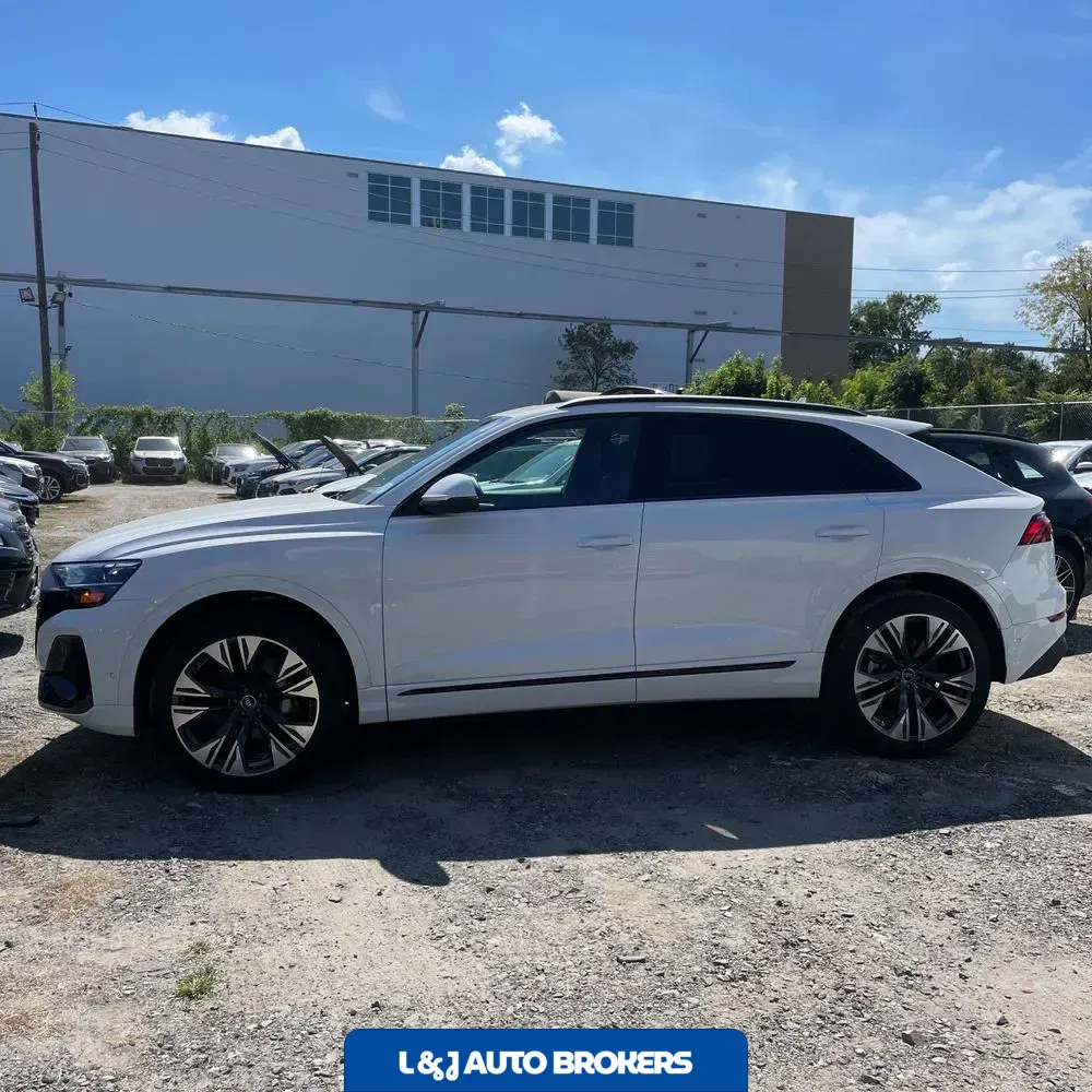 2025 Audi Q8 Premium 55