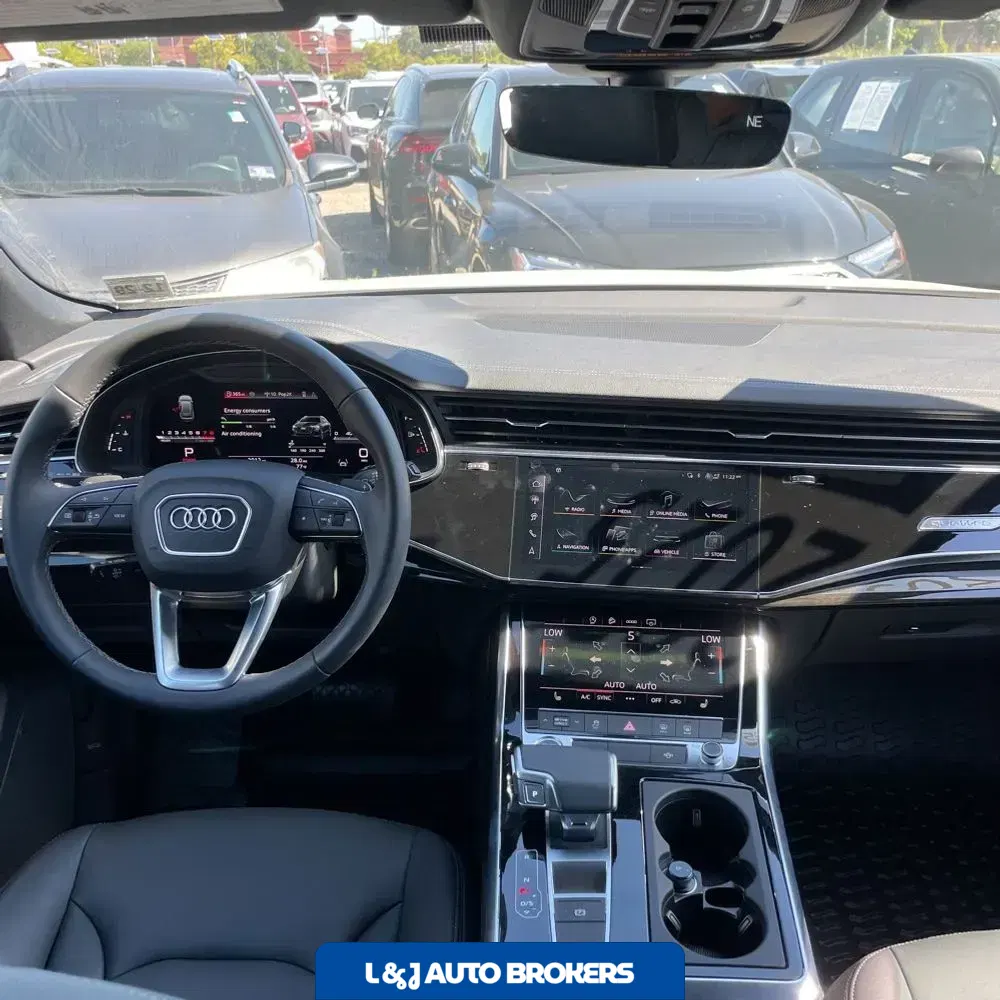 2025 Audi Q8 Premium 55