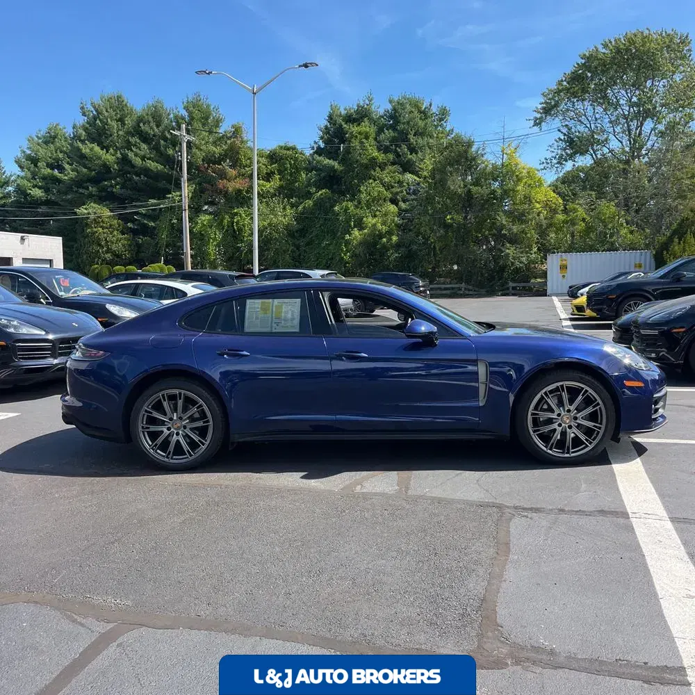 2023 Porsche Panamera 4