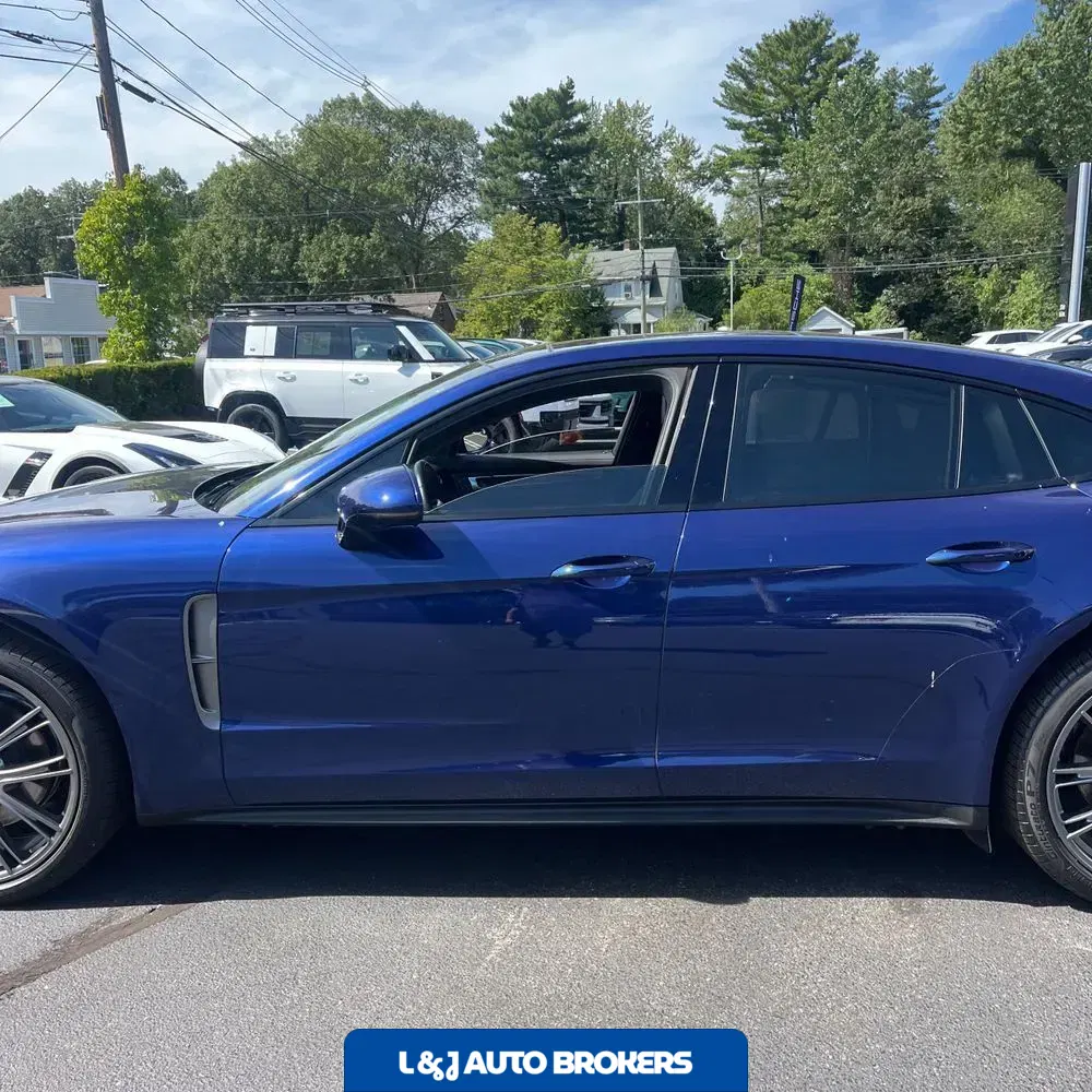 2023 Porsche Panamera 4