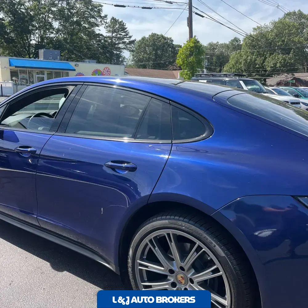 2023 Porsche Panamera 4
