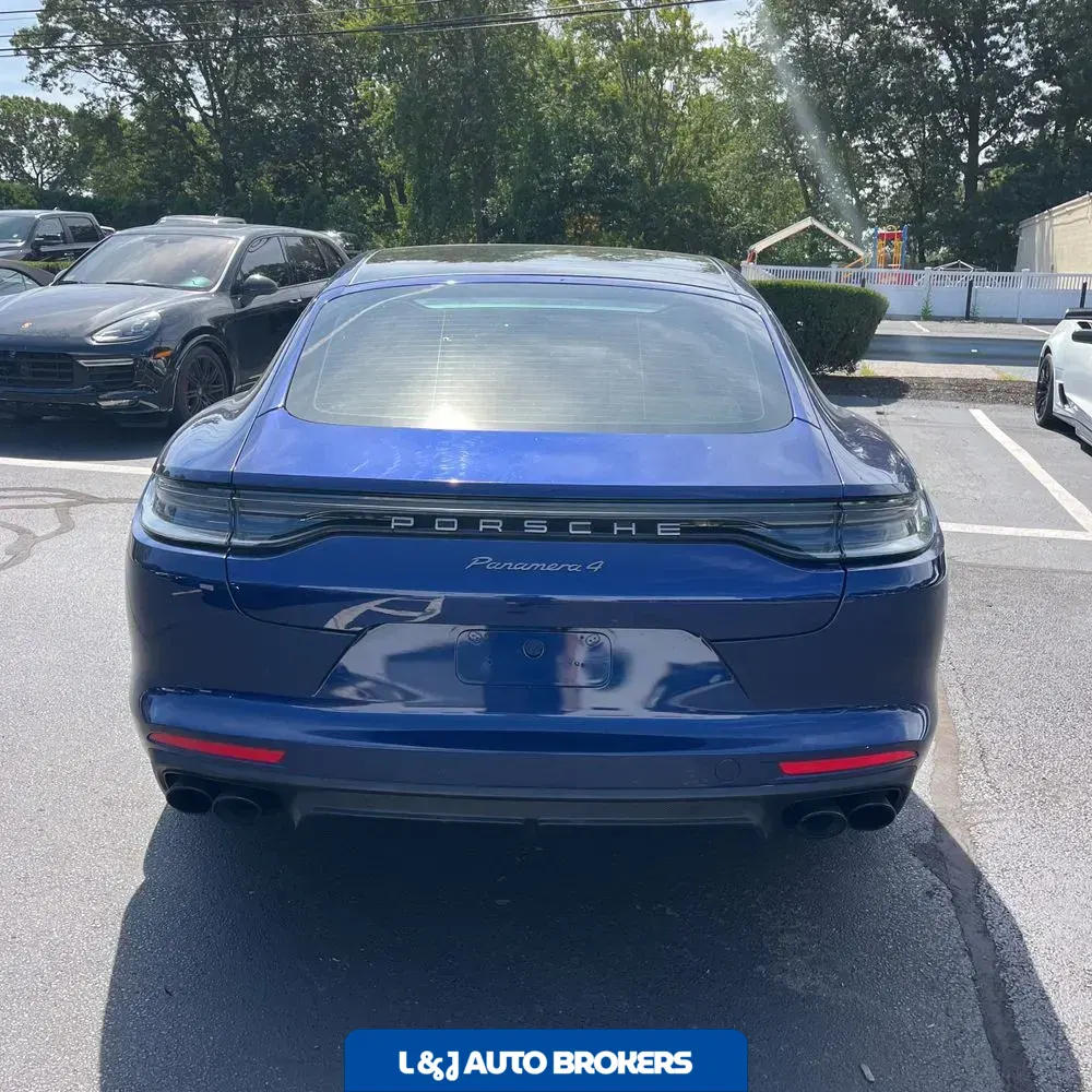 2023 Porsche Panamera 4