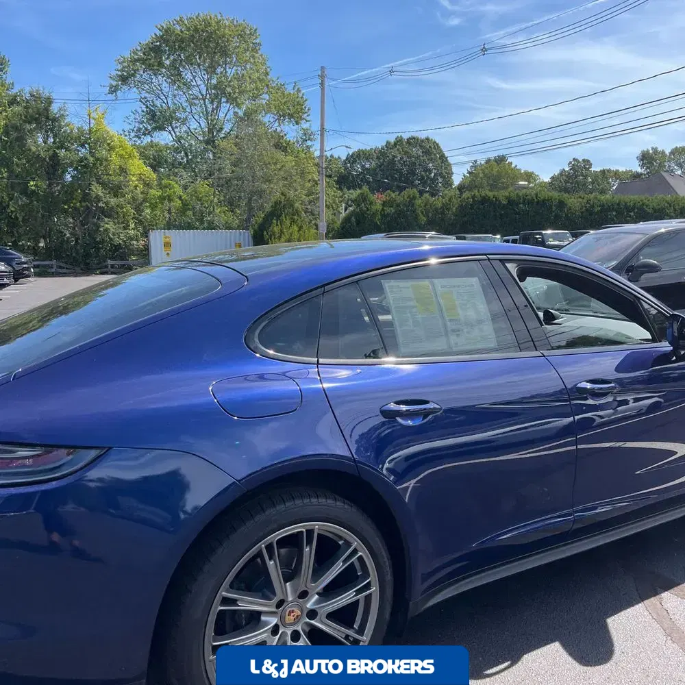 2023 Porsche Panamera 4