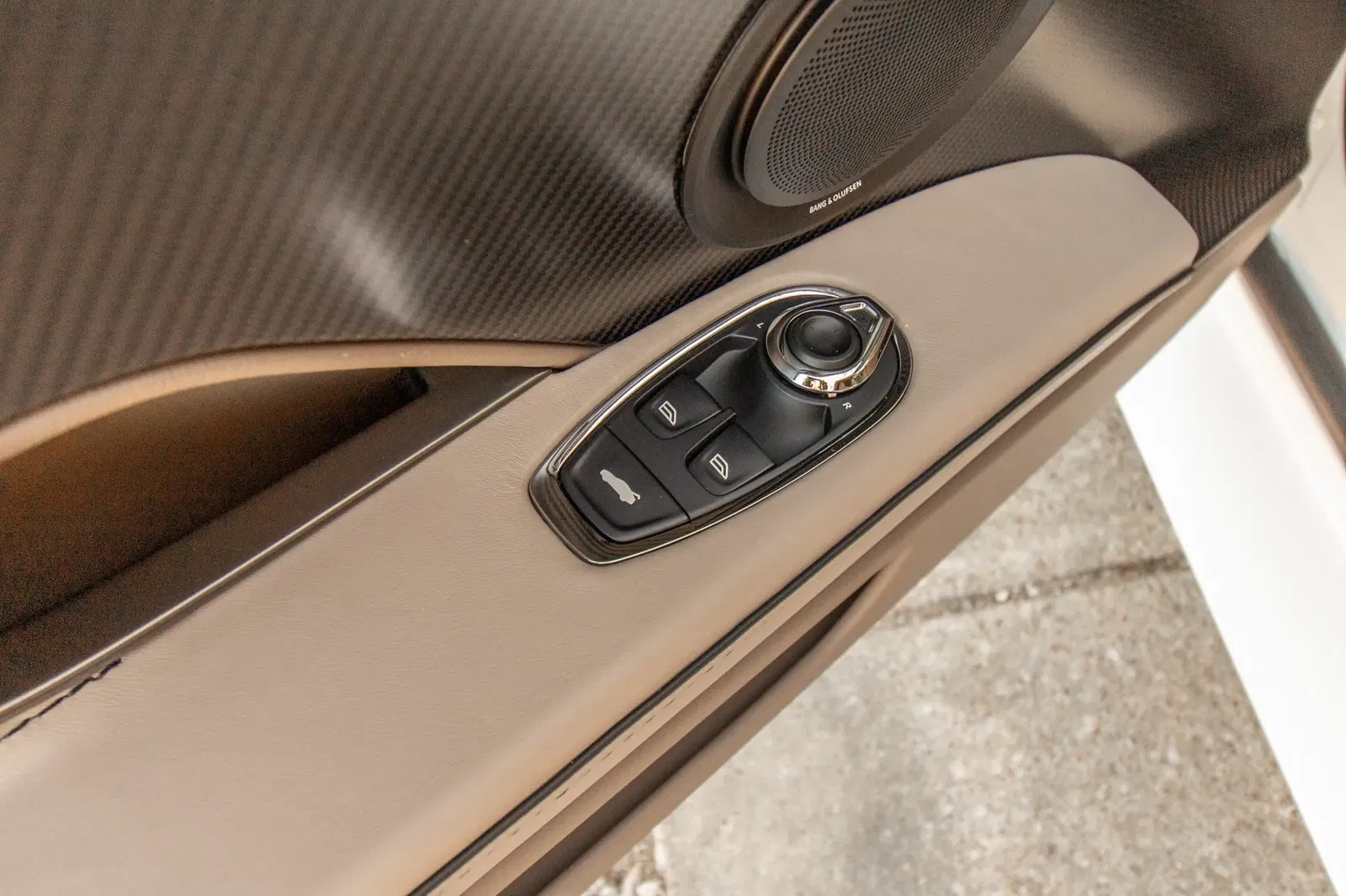 2020 Aston Martin DBS Superleggera