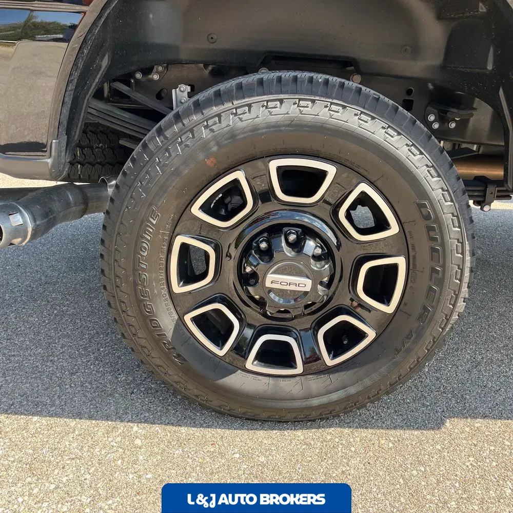 2025 Ford F-350 Super Duty Platinum