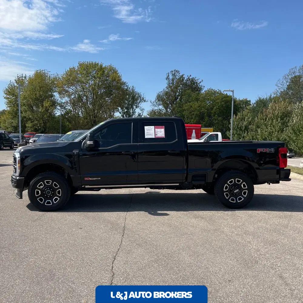 2025 Ford F-350 Super Duty Platinum